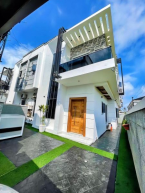 Luxury 4 Bedroom Private Duplex Apartment Lekki Lagos